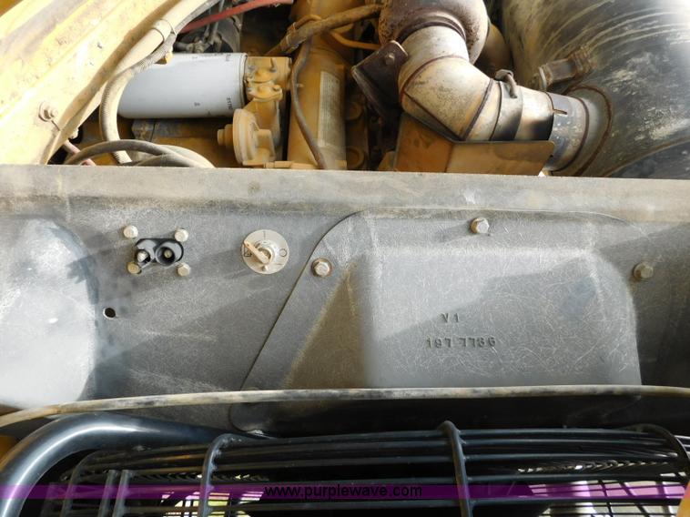 image for item L5852 2004 Caterpillar 972G Series II wheel loader