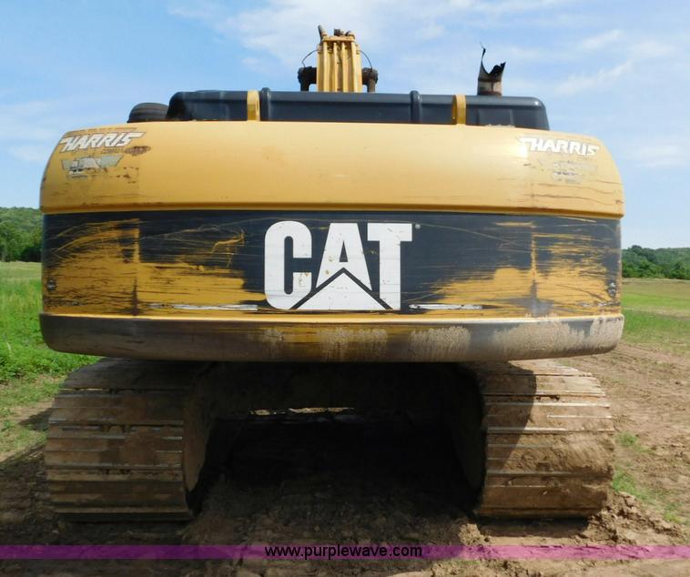 image for item L5853 2005 Caterpillar 330C L excavator