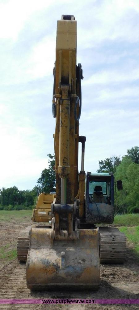 image for item L5853 2005 Caterpillar 330C L excavator