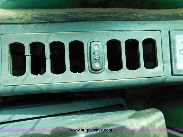 image for item L5853 2005 Caterpillar 330C L excavator