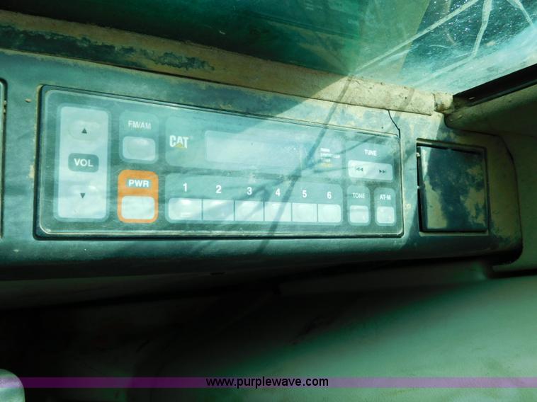 image for item L5853 2005 Caterpillar 330C L excavator