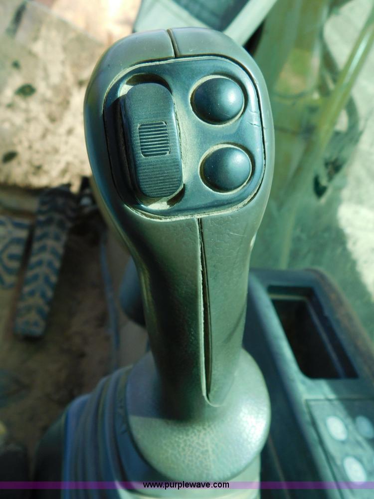 image for item L5853 2005 Caterpillar 330C L excavator