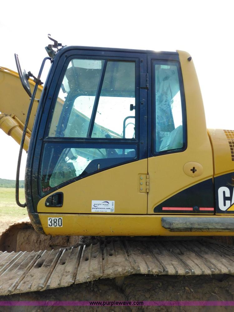 image for item L5853 2005 Caterpillar 330C L excavator