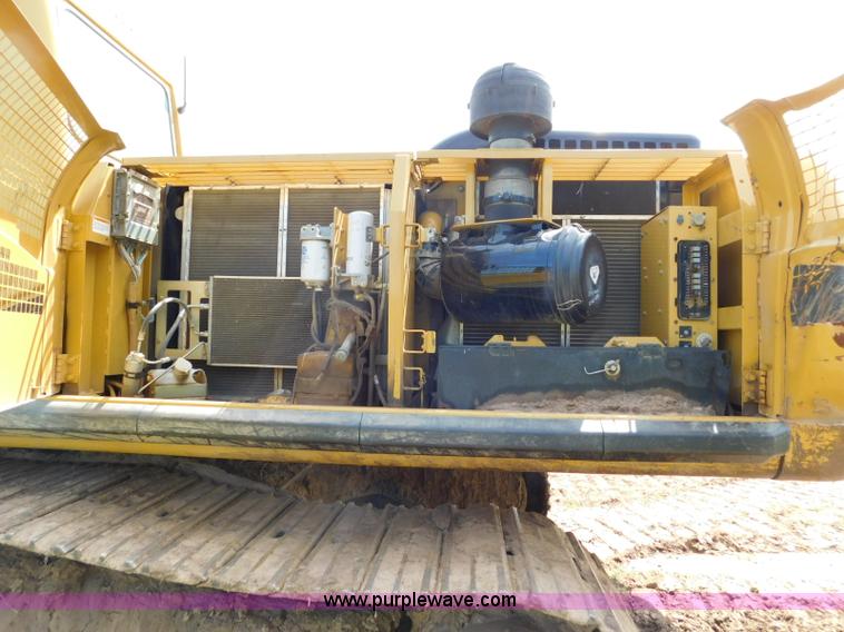 image for item L5853 2005 Caterpillar 330C L excavator
