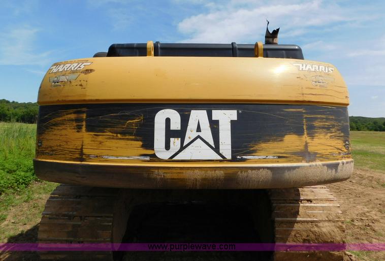 image for item L5853 2005 Caterpillar 330C L excavator