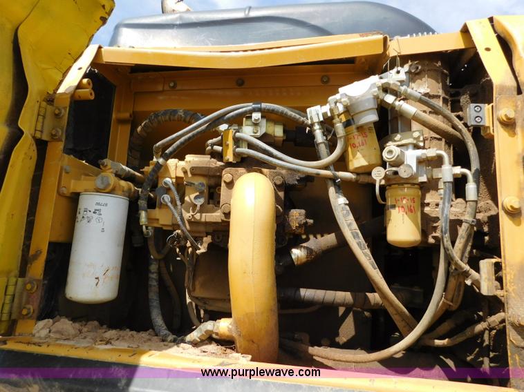 image for item L5853 2005 Caterpillar 330C L excavator