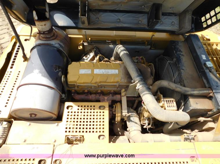 image for item L5853 2005 Caterpillar 330C L excavator