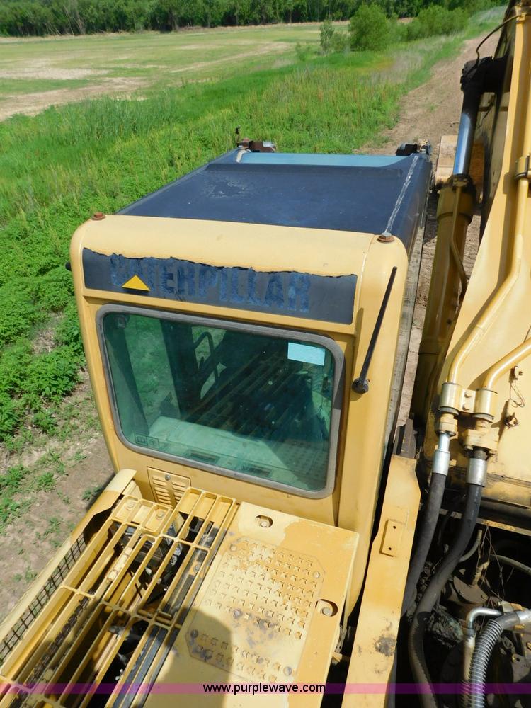 image for item L5853 2005 Caterpillar 330C L excavator