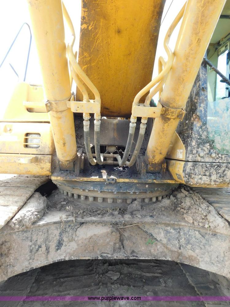 image for item L5853 2005 Caterpillar 330C L excavator