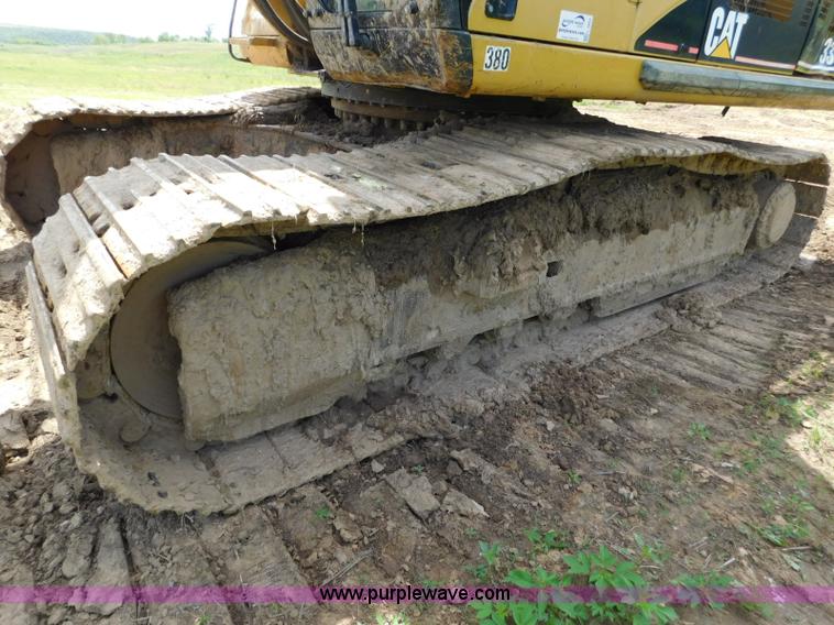 image for item L5853 2005 Caterpillar 330C L excavator
