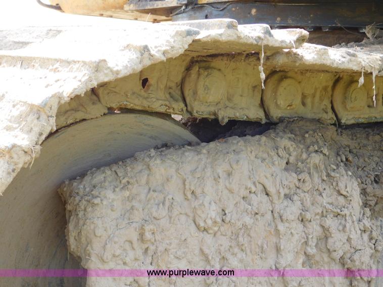 image for item L5853 2005 Caterpillar 330C L excavator