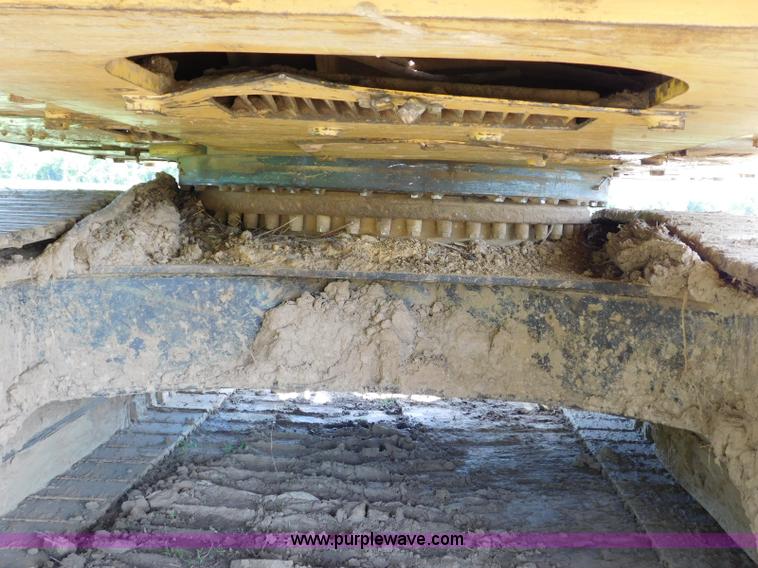 image for item L5853 2005 Caterpillar 330C L excavator