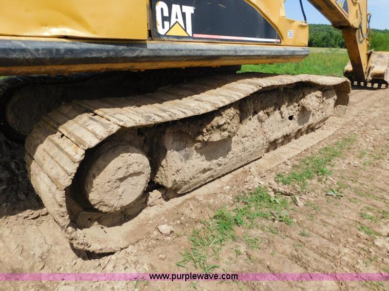 image for item L5853 2005 Caterpillar 330C L excavator
