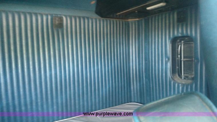 image for item BY9256 1992 Kenworth T800 semi truck