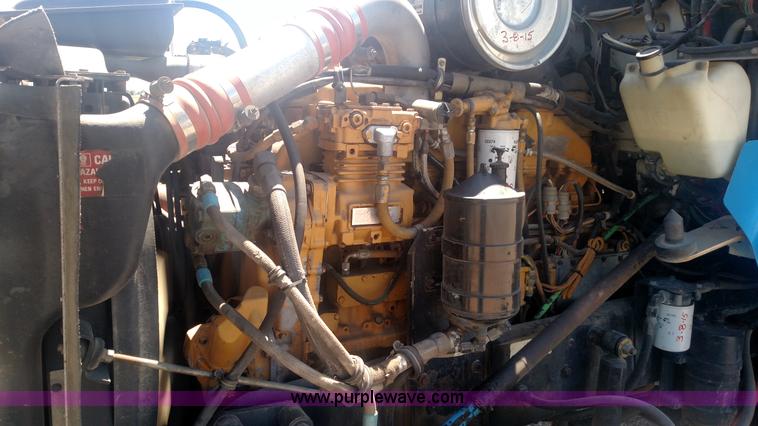 image for item BY9256 1992 Kenworth T800 semi truck