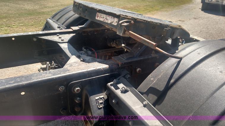 image for item BY9256 1992 Kenworth T800 semi truck