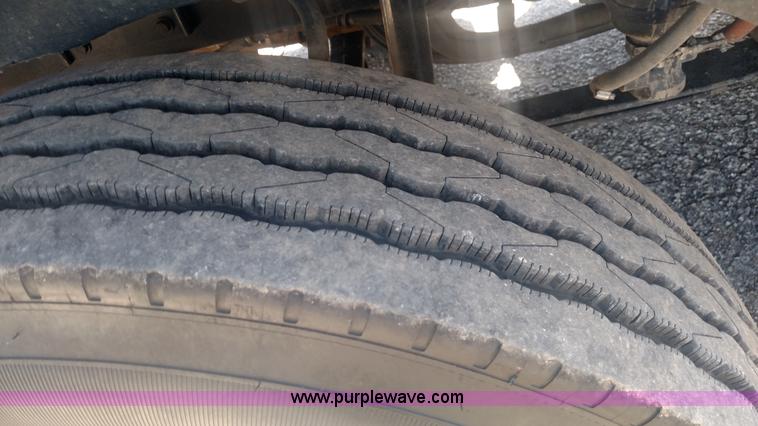 image for item BY9256 1992 Kenworth T800 semi truck