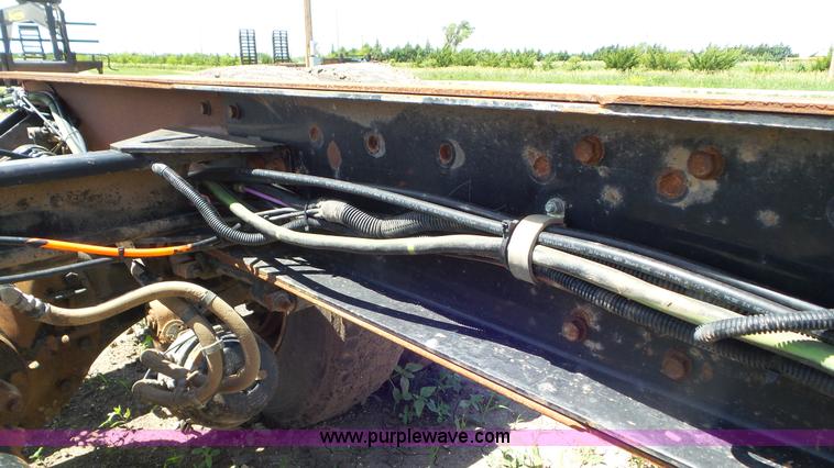 image for item F1387 2004 Kenworth T300 truck cab and chassis