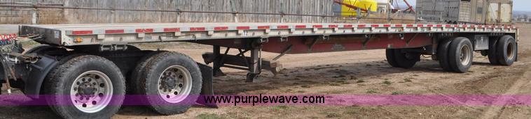 image for item G7330 2007 Wilson CF900 flatbed trailer