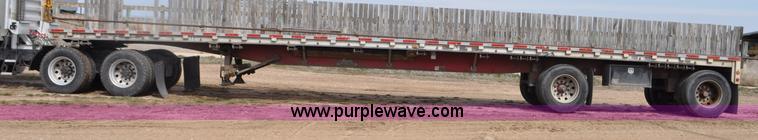 image for item G7330 2007 Wilson CF900 flatbed trailer