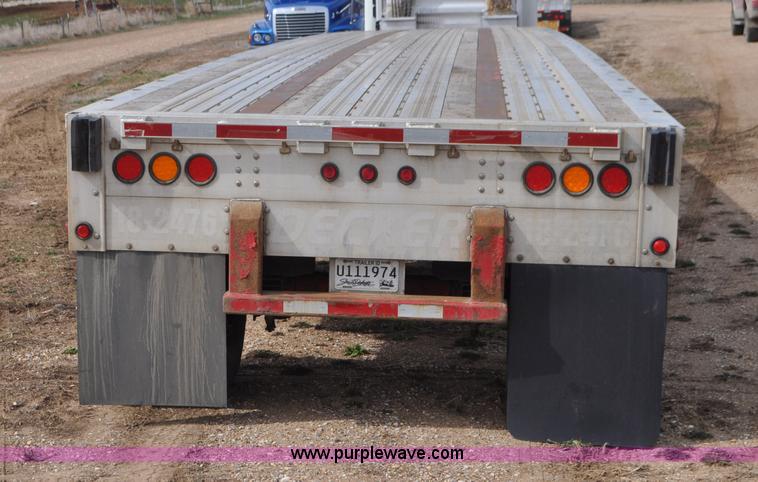 image for item G7330 2007 Wilson CF900 flatbed trailer