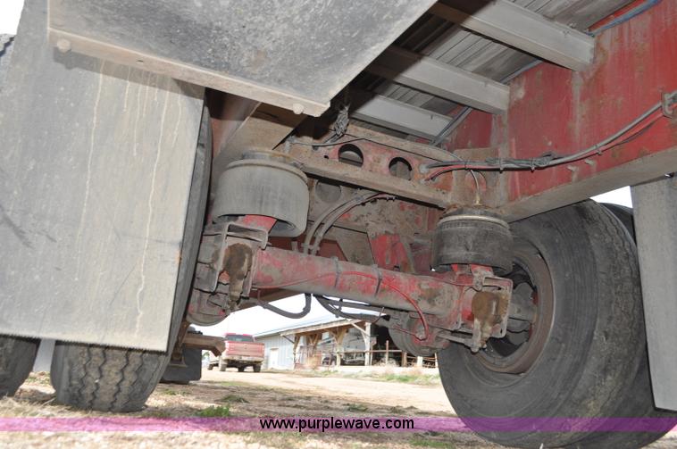 image for item G7330 2007 Wilson CF900 flatbed trailer