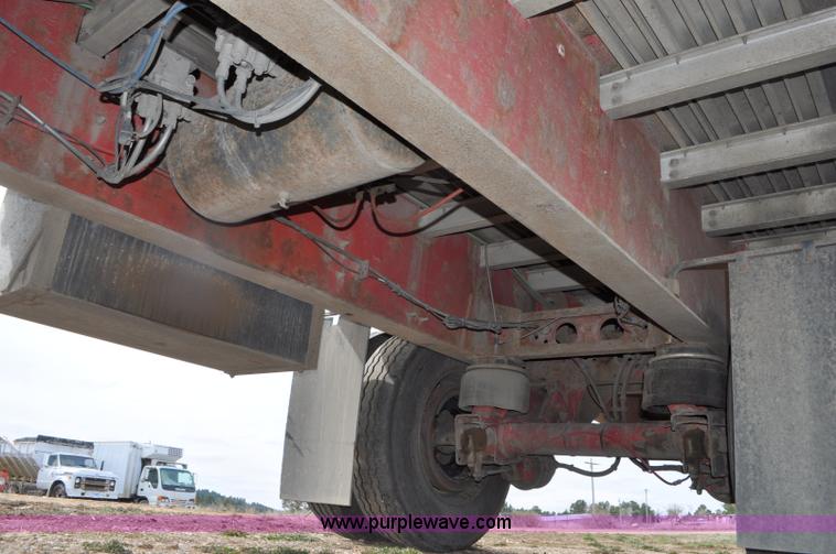 image for item G7330 2007 Wilson CF900 flatbed trailer