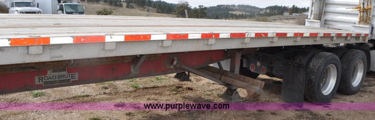 image for item G7330 2007 Wilson CF900 flatbed trailer