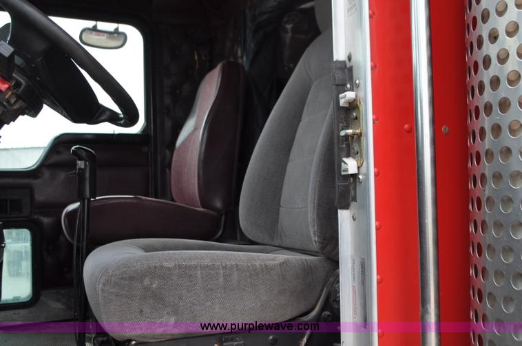 image for item G7405 1999 Kenworth W900 semi truck