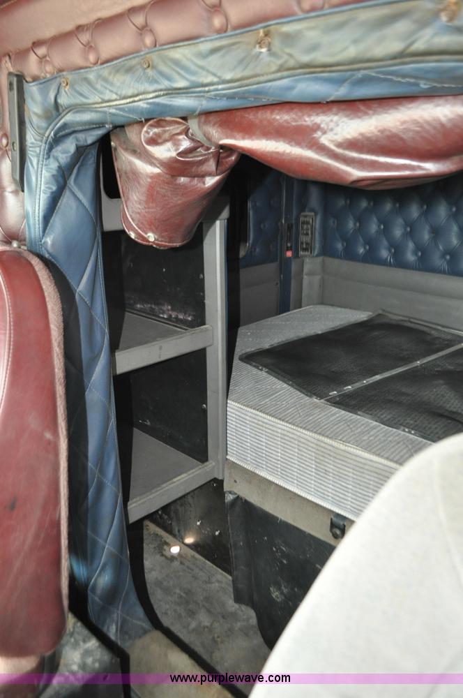 image for item G7405 1999 Kenworth W900 semi truck