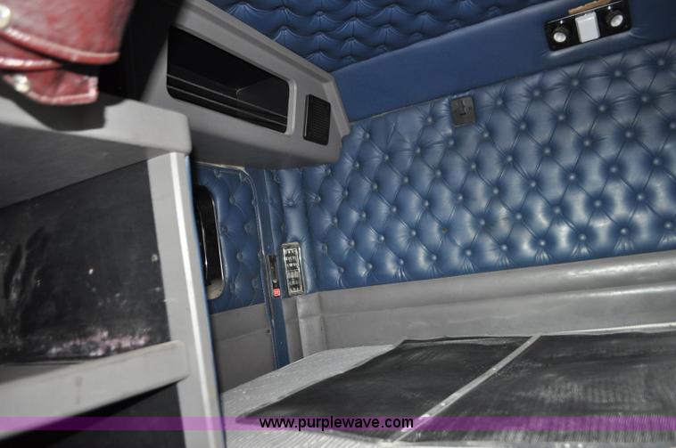 image for item G7405 1999 Kenworth W900 semi truck