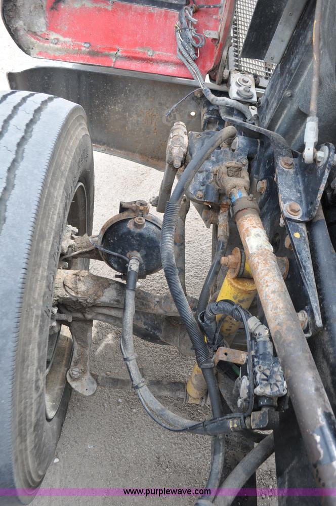 image for item G7405 1999 Kenworth W900 semi truck