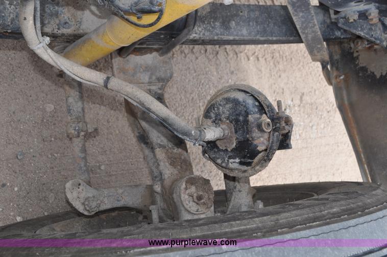 image for item G7405 1999 Kenworth W900 semi truck