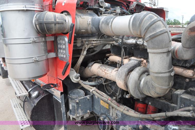 image for item G7405 1999 Kenworth W900 semi truck