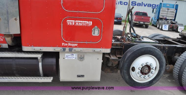 image for item G7405 1999 Kenworth W900 semi truck