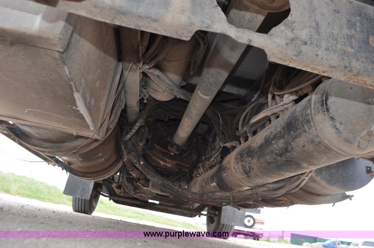 image for item G7405 1999 Kenworth W900 semi truck