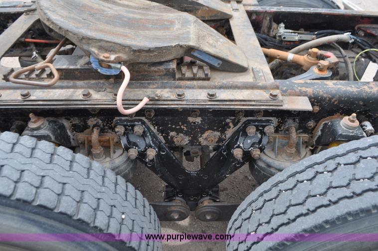 image for item G7405 1999 Kenworth W900 semi truck