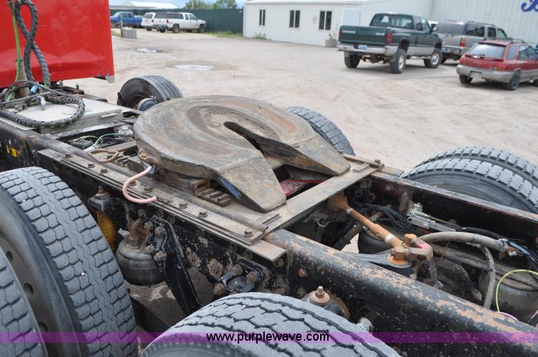 image for item G7405 1999 Kenworth W900 semi truck