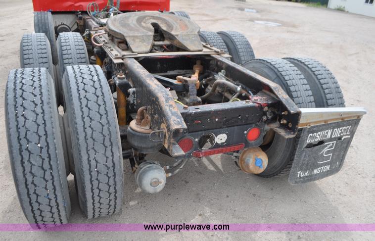 image for item G7405 1999 Kenworth W900 semi truck