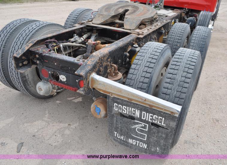 image for item G7405 1999 Kenworth W900 semi truck