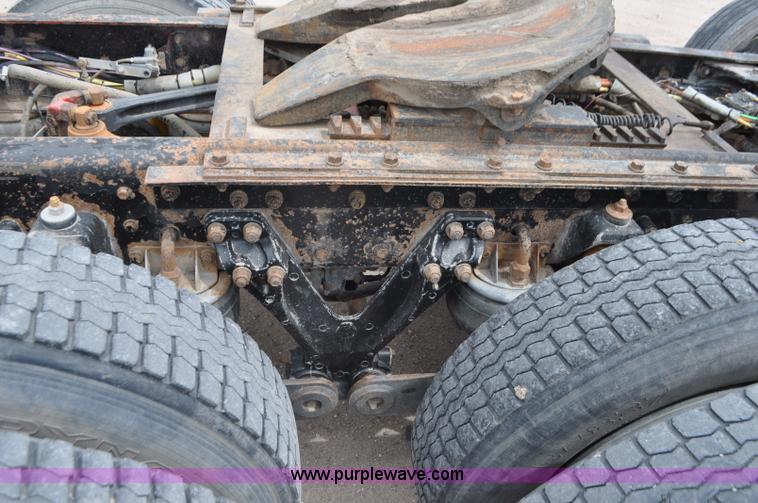 image for item G7405 1999 Kenworth W900 semi truck