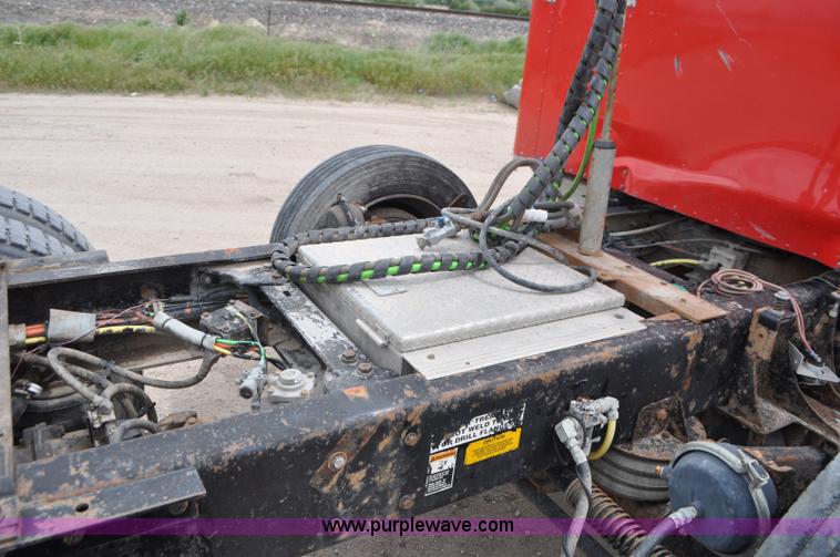 image for item G7405 1999 Kenworth W900 semi truck