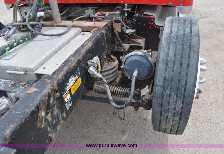 image for item G7405 1999 Kenworth W900 semi truck