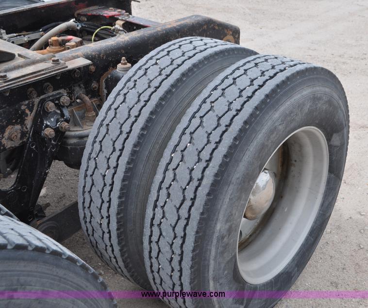 image for item G7405 1999 Kenworth W900 semi truck