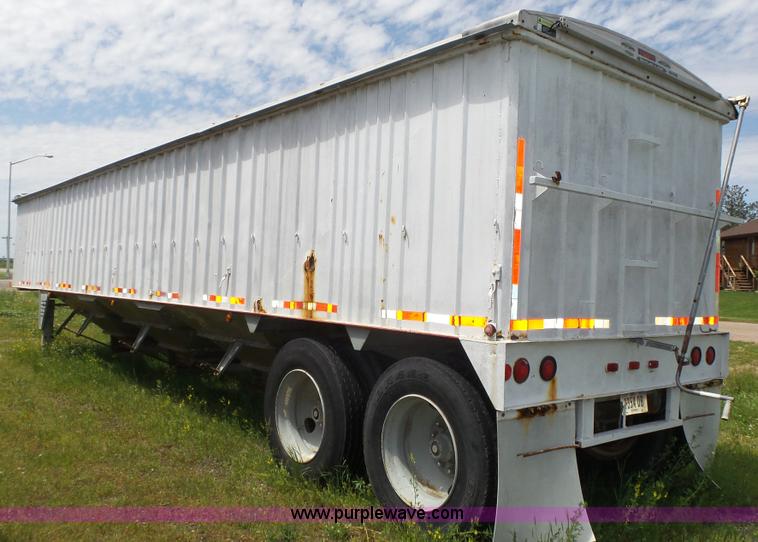 image for item H1182 1980 Star Craft grain trailer