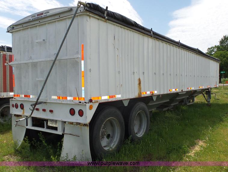 image for item H1182 1980 Star Craft grain trailer