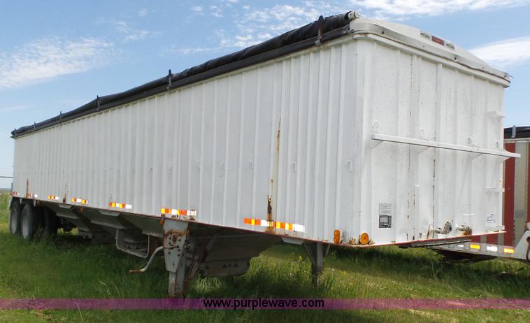 image for item H1182 1980 Star Craft grain trailer