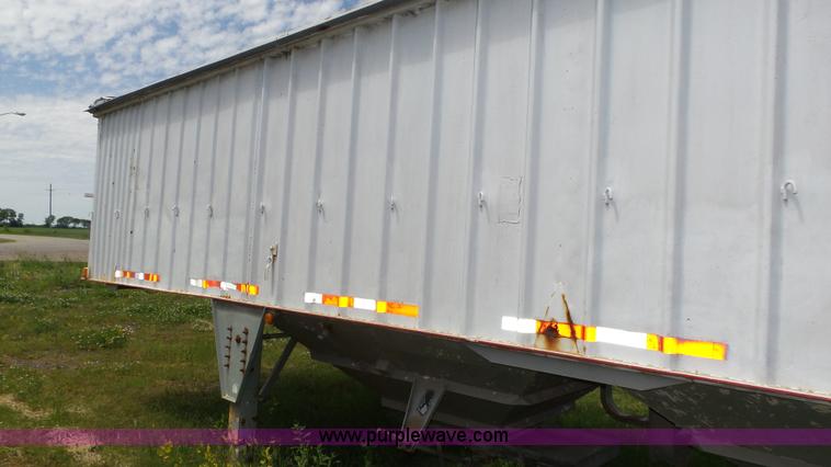 image for item H1182 1980 Star Craft grain trailer