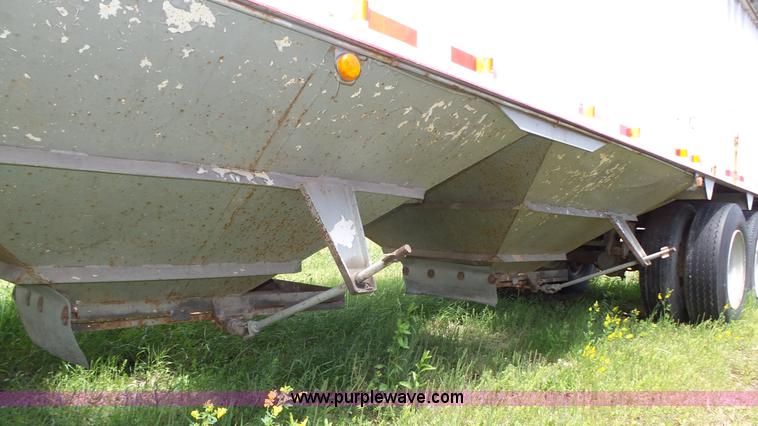 image for item H1182 1980 Star Craft grain trailer