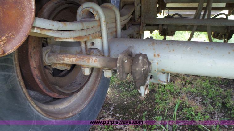 image for item H1182 1980 Star Craft grain trailer